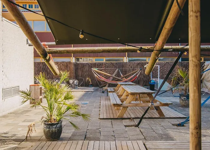Family & Surfhostel