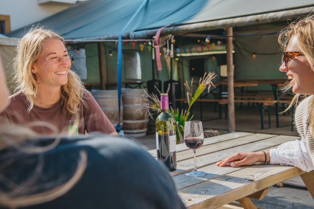 Family & Surfhostel Petten